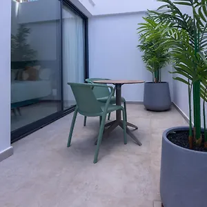 https://holidayvilla-luxe-yolo-norte.in-canary-islands.com